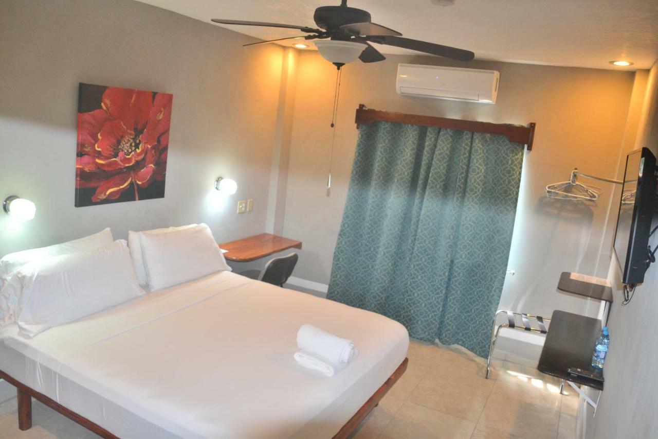 Maya Bella Downtown Hotel San Ignacio Kültér fotó